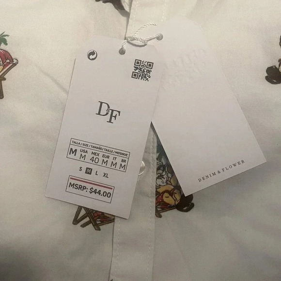 NWT Denim and Flower Short Sleeve Men's Size Med Button Up with Santa Chillin - Picture 9 of 14